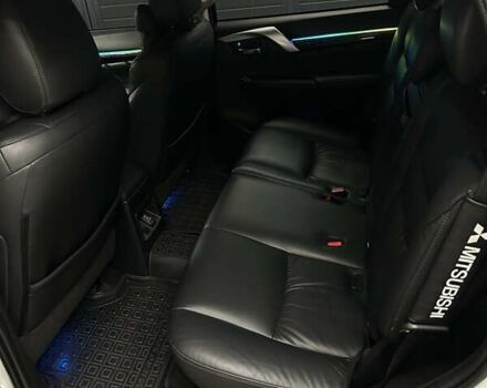 Білий Міцубісі Паджеро Спорт, об'ємом двигуна 2.44 л та пробігом 168 тис. км за 28999 $, фото 11 на Automoto.ua