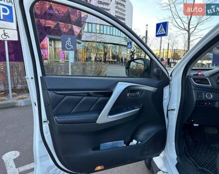 Белый Мицубиси Паджеро Спорт, объемом двигателя 3 л и пробегом 48 тыс. км за 31990 $, фото 7 на Automoto.ua