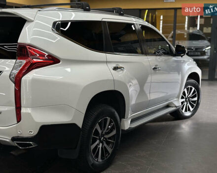 Білий Міцубісі Паджеро Спорт, об'ємом двигуна 2.44 л та пробігом 168 тис. км за 28999 $, фото 6 на Automoto.ua