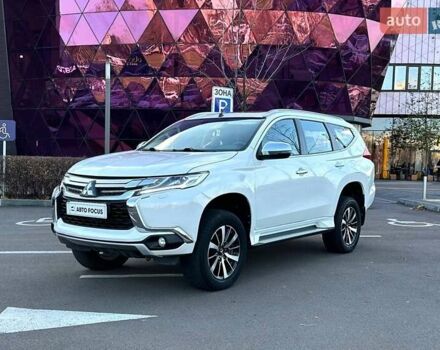 Белый Мицубиси Паджеро Спорт, объемом двигателя 3 л и пробегом 48 тыс. км за 31990 $, фото 3 на Automoto.ua