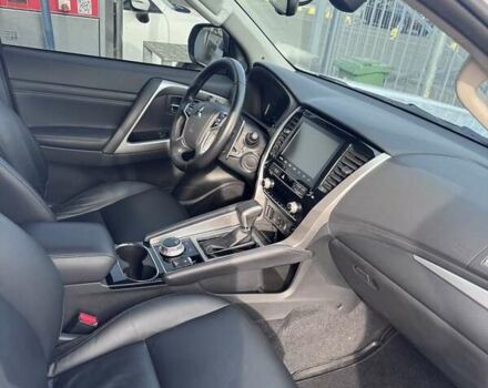 Белый Мицубиси Паджеро Спорт, объемом двигателя 2.44 л и пробегом 21 тыс. км за 32000 $, фото 4 на Automoto.ua