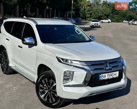 Білий Міцубісі Паджеро Спорт, об'ємом двигуна 2.44 л та пробігом 39 тис. км за 41500 $, фото 1 на Automoto.ua