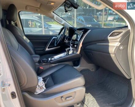 Білий Міцубісі Паджеро Спорт, об'ємом двигуна 2.44 л та пробігом 7 тис. км за 51900 $, фото 18 на Automoto.ua