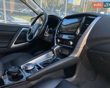 Белый Мицубиси Паджеро Спорт, объемом двигателя 2.5 л и пробегом 7 тыс. км за 49400 $, фото 26 на Automoto.ua