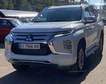 Білий Міцубісі Паджеро Спорт, об'ємом двигуна 2.4 л та пробігом 7 тис. км за 51900 $, фото 1 на Automoto.ua