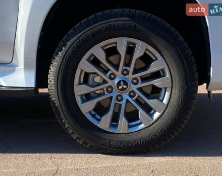 Білий Міцубісі Паджеро Спорт, об'ємом двигуна 2.44 л та пробігом 7 тис. км за 51900 $, фото 7 на Automoto.ua