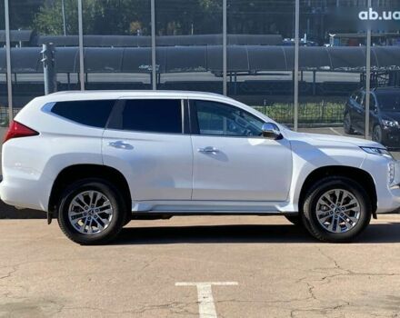 Білий Міцубісі Паджеро Спорт, об'ємом двигуна 2.4 л та пробігом 7 тис. км за 51900 $, фото 6 на Automoto.ua