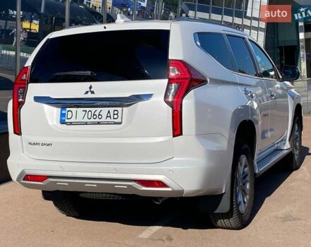 Білий Міцубісі Паджеро Спорт, об'ємом двигуна 2.44 л та пробігом 7 тис. км за 51900 $, фото 2 на Automoto.ua