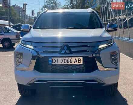 Білий Міцубісі Паджеро Спорт, об'ємом двигуна 2.44 л та пробігом 7 тис. км за 51900 $, фото 6 на Automoto.ua