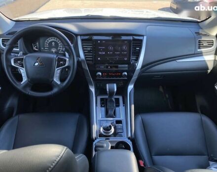 Білий Міцубісі Паджеро Спорт, об'ємом двигуна 2.4 л та пробігом 7 тис. км за 51900 $, фото 15 на Automoto.ua