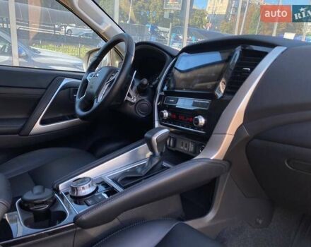 Білий Міцубісі Паджеро Спорт, об'ємом двигуна 2.44 л та пробігом 7 тис. км за 51900 $, фото 20 на Automoto.ua