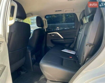 Белый Мицубиси Паджеро Спорт, объемом двигателя 2.5 л и пробегом 7 тыс. км за 49400 $, фото 18 на Automoto.ua