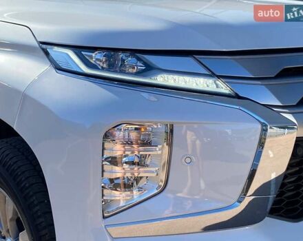 Білий Міцубісі Паджеро Спорт, об'ємом двигуна 2.44 л та пробігом 7 тис. км за 51900 $, фото 8 на Automoto.ua