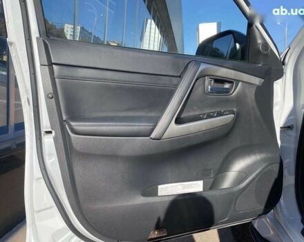 Білий Міцубісі Паджеро Спорт, об'ємом двигуна 2.4 л та пробігом 7 тис. км за 51900 $, фото 18 на Automoto.ua