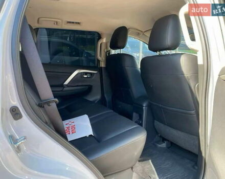 Белый Мицубиси Паджеро Спорт, объемом двигателя 2.5 л и пробегом 7 тыс. км за 49400 $, фото 23 на Automoto.ua