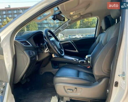 Белый Мицубиси Паджеро Спорт, объемом двигателя 2.5 л и пробегом 7 тыс. км за 49400 $, фото 14 на Automoto.ua