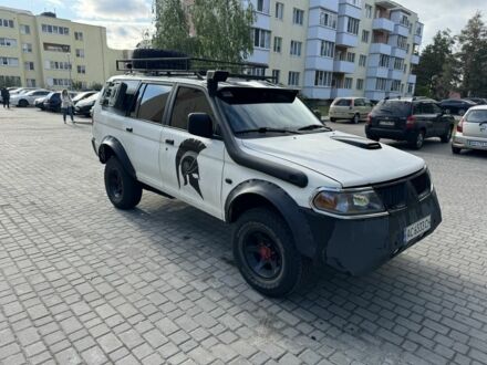 Мицубиси Паджеро Спорт 2006 в Вышгороде на Automoto.ua Белый Мицубиси Паджеро Спорт, объемом двигателя 2.5 л и пробегом 167 тыс. км за 7500 $, фото 1 на Automoto.ua