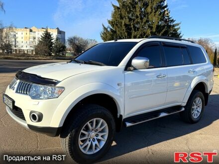 Мицубиси Паджеро Спорт 2012 в Кропивницком (Кировограде) на Automoto.ua Белый Мицубиси Паджеро Спорт, объемом двигателя 2.5 л и пробегом 125 тыс. км за 15555 $, фото 1 на Automoto.ua