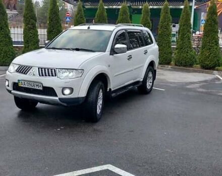 Білий Міцубісі Паджеро Спорт, об'ємом двигуна 2.48 л та пробігом 200 тис. км за 11500 $, фото 1 на Automoto.ua