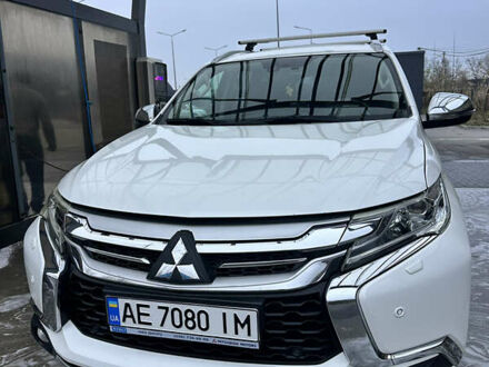 Белый Мицубиси Паджеро Спорт, объемом двигателя 2.44 л и пробегом 199 тыс. км за 23000 $, фото 1 на Automoto.ua