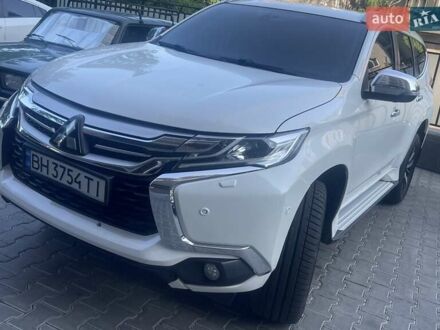 Міцубісі Паджеро Спорт 2017 у Одесі на Automoto.ua Білий Міцубісі Паджеро Спорт, об'ємом двигуна 2.44 л та пробігом 133 тис. км за 24900 $, фото 1 на Automoto.ua