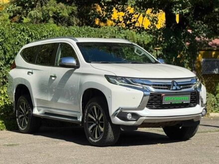 Мицубиси Паджеро Спорт 2017 в Одессе на Automoto.ua Белый Мицубиси Паджеро Спорт, объемом двигателя 2.4 л и пробегом 100 тыс. км за 26900 $, фото 1 на Automoto.ua