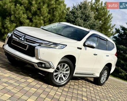 Білий Міцубісі Паджеро Спорт, об'ємом двигуна 2.44 л та пробігом 72 тис. км за 23900 $, фото 1 на Automoto.ua