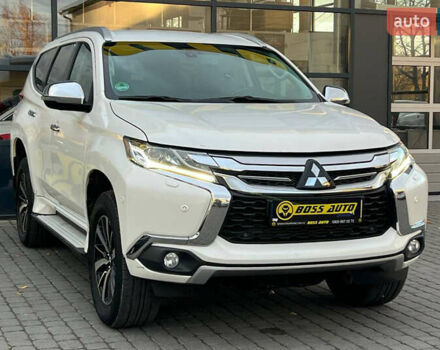 Білий Міцубісі Паджеро Спорт, об'ємом двигуна 2.44 л та пробігом 206 тис. км за 22000 $, фото 1 на Automoto.ua