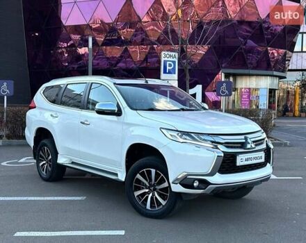 Белый Мицубиси Паджеро Спорт, объемом двигателя 3 л и пробегом 48 тыс. км за 31990 $, фото 1 на Automoto.ua