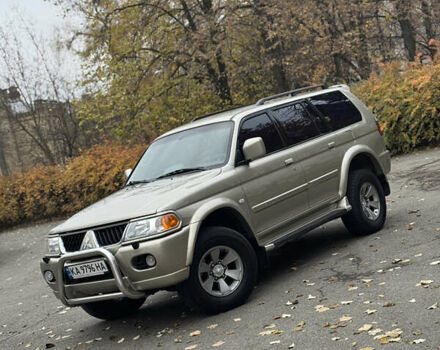 Бежевый Мицубиси Паджеро Спорт, объемом двигателя 3 л и пробегом 220 тыс. км за 8800 $, фото 2 на Automoto.ua