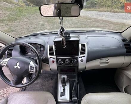Міцубісі Паджеро Спорт 2010 у Запоріжжя на Automoto.ua Бежевий Міцубісі Паджеро Спорт, об'ємом двигуна 2.5 л та пробігом 231 тис. км за 13600 $, фото 24 на Automoto.ua