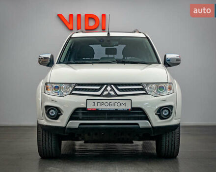 Бежевий Міцубісі Паджеро Спорт, об'ємом двигуна 2.5 л та пробігом 170 тис. км за 17331 $, фото 4 на Automoto.ua
