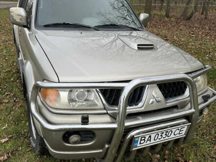 Бежевый Мицубиси Паджеро Спорт, объемом двигателя 2.48 л и пробегом 482 тыс. км за 9500 $, фото 1 на Automoto.ua