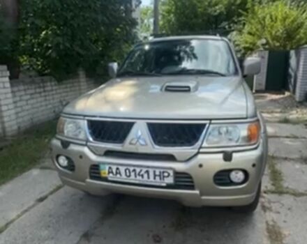 Бежевий Міцубісі Паджеро Спорт, об'ємом двигуна 2.5 л та пробігом 180 тис. км за 13000 $, фото 1 на Automoto.ua