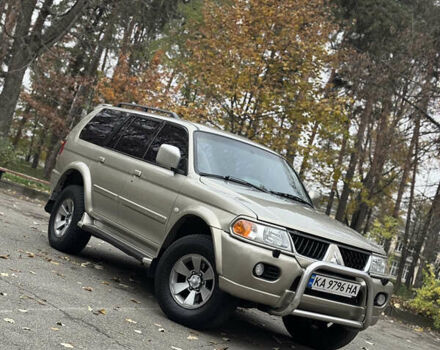 Бежевый Мицубиси Паджеро Спорт, объемом двигателя 3 л и пробегом 220 тыс. км за 8800 $, фото 1 на Automoto.ua