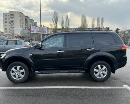 Черный Мицубиси Паджеро Спорт, объемом двигателя 2.5 л и пробегом 219 тыс. км за 12000 $, фото 2 на Automoto.ua