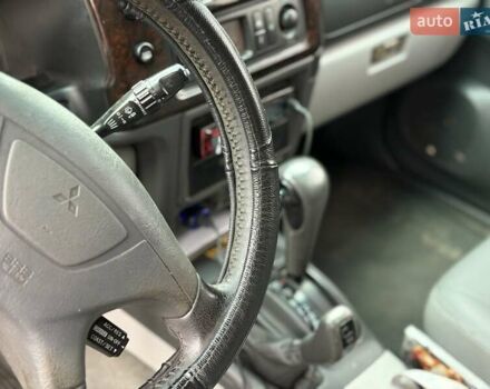 Черный Мицубиси Паджеро Спорт, объемом двигателя 3 л и пробегом 430 тыс. км за 9777 $, фото 5 на Automoto.ua