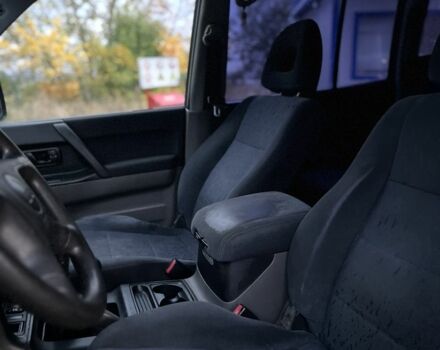 Чорний Міцубісі Паджеро Спорт, об'ємом двигуна 3.2 л та пробігом 200 тис. км за 3700 $, фото 10 на Automoto.ua