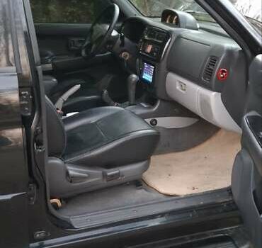 Чорний Міцубісі Паджеро Спорт, об'ємом двигуна 2.97 л та пробігом 215 тис. км за 7500 $, фото 1 на Automoto.ua