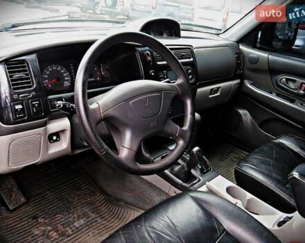 Чорний Міцубісі Паджеро Спорт, об'ємом двигуна 2.97 л та пробігом 181 тис. км за 8500 $, фото 5 на Automoto.ua