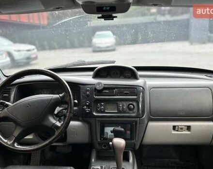 Чорний Міцубісі Паджеро Спорт, об'ємом двигуна 2.97 л та пробігом 390 тис. км за 5900 $, фото 9 на Automoto.ua