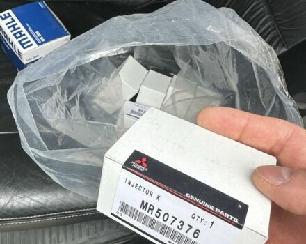 Черный Мицубиси Паджеро Спорт, объемом двигателя 3 л и пробегом 390 тыс. км за 3000 $, фото 14 на Automoto.ua