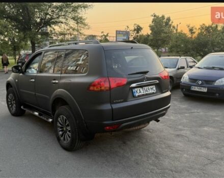Чорний Міцубісі Паджеро Спорт, об'ємом двигуна 2.5 л та пробігом 250 тис. км за 14000 $, фото 2 на Automoto.ua