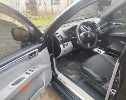 Черный Мицубиси Паджеро Спорт, объемом двигателя 2.5 л и пробегом 240 тыс. км за 12650 $, фото 4 на Automoto.ua