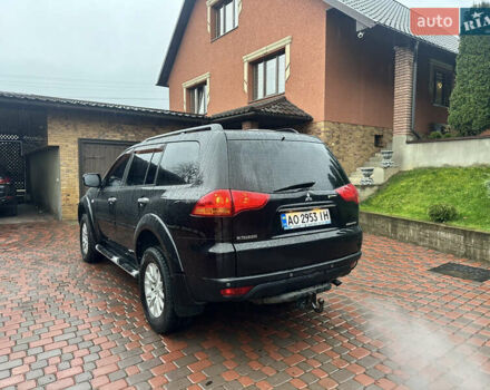 Чорний Міцубісі Паджеро Спорт, об'ємом двигуна 2.48 л та пробігом 200 тис. км за 13500 $, фото 5 на Automoto.ua