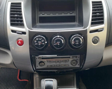 Черный Мицубиси Паджеро Спорт, объемом двигателя 2.5 л и пробегом 154 тыс. км за 13850 $, фото 46 на Automoto.ua