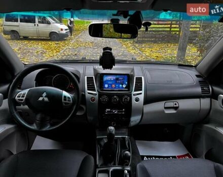 Мицубиси Паджеро Спорт 2010 в Киеве на Automoto.ua Черный Мицубиси Паджеро Спорт, объемом двигателя 2.5 л и пробегом 334 тыс. км за 13790 $, фото 25 на Automoto.ua