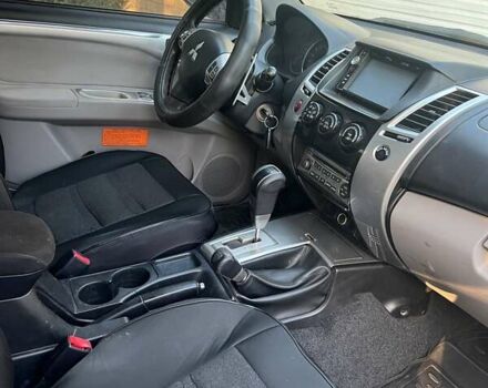 Черный Мицубиси Паджеро Спорт, объемом двигателя 2.5 л и пробегом 320 тыс. км за 12000 $, фото 2 на Automoto.ua