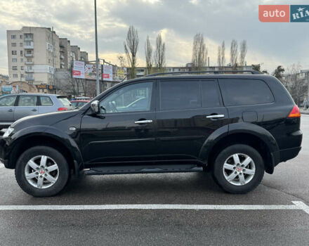 Черный Мицубиси Паджеро Спорт, объемом двигателя 2.5 л и пробегом 219 тыс. км за 12000 $, фото 1 на Automoto.ua