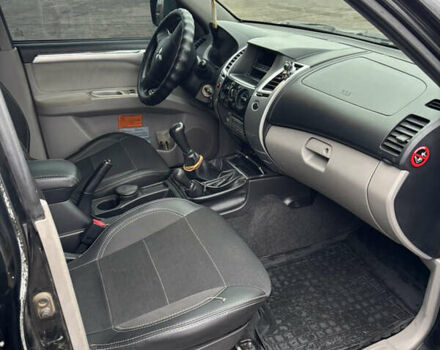 Черный Мицубиси Паджеро Спорт, объемом двигателя 2.5 л и пробегом 316 тыс. км за 10400 $, фото 7 на Automoto.ua